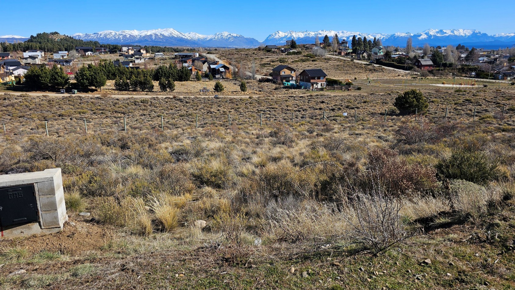 DINA HUAPI LOTE EN BARRIO CERRADO - 1083m2