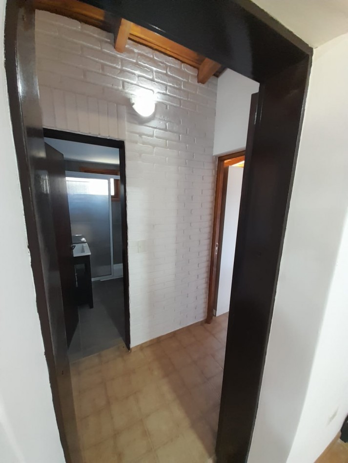 DOS CASAS EN VENTA EN  CALLE CANADA 60 - DINA HUAPI  (Apto credito)