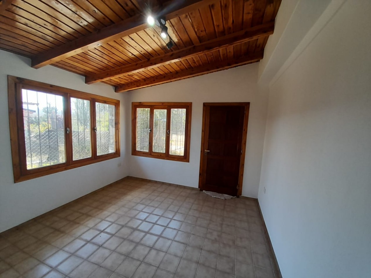 DOS CASAS EN VENTA EN  CALLE CANADA 60 - DINA HUAPI  (Apto credito)