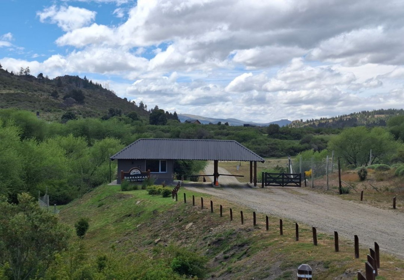 LOTE 1600m2 en esquina EN TERCER FRACCIONAMIENTO - Barrancas de DIna Huapi