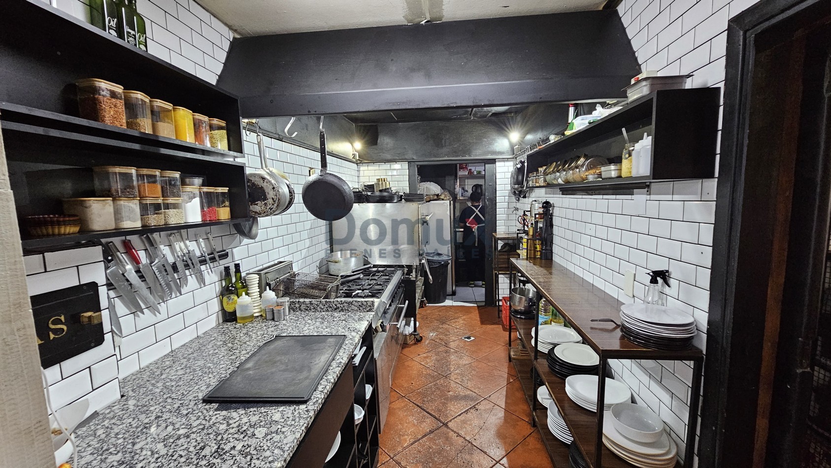 VENTA DE FONDO DE COMERCIO - LOCAL GASTRONOMICO - SOBRE CALLE MITRE - BARILOCHE -