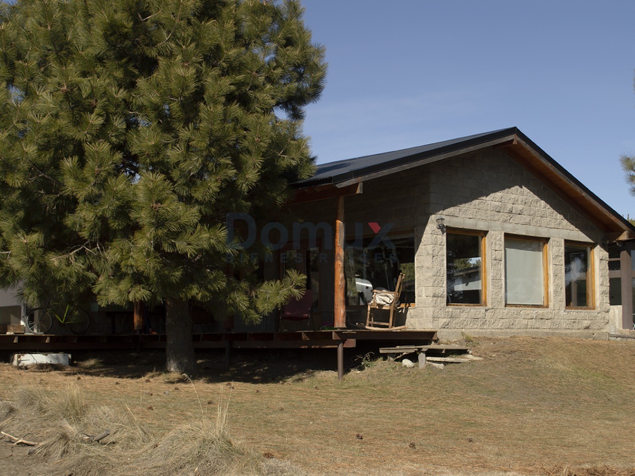 Excelente propiedad ubicada en barrio Girasoles del Limay