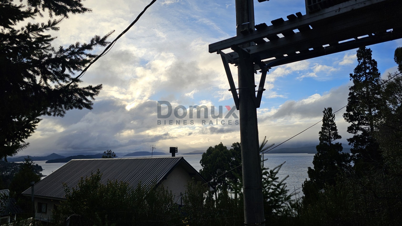 Terreno para desarrollo con vista al lago