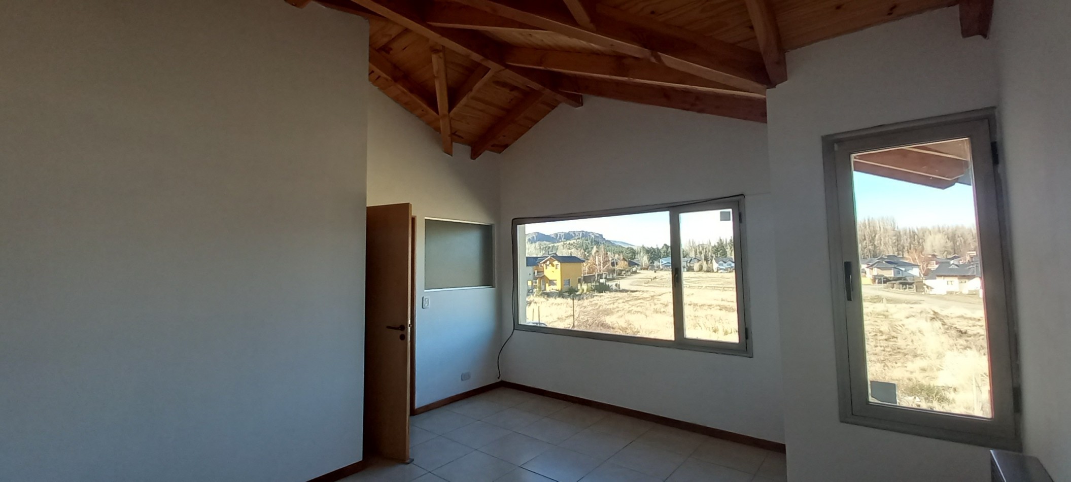 COMPLEJO DE LOCALES Y OFICINAS EN VENTA  - DINA HUAPI -