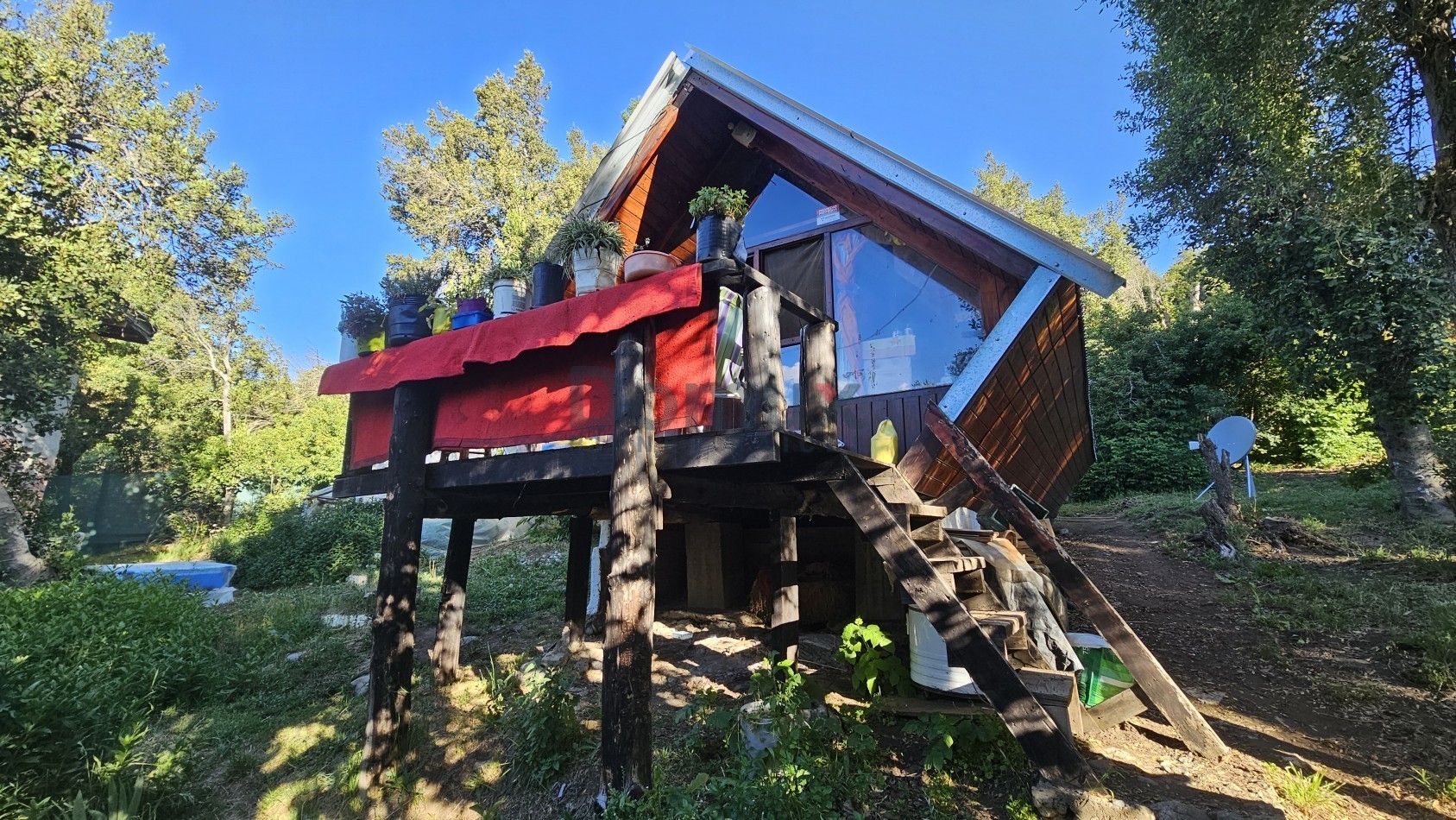 Cabaña tipo Alpina + Casa a terminar en km 6 - Ladera Norte