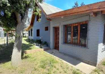 DOS CASAS EN VENTA EN  CALLE CANADA 60 - DINA HUAPI  (Apto credito)